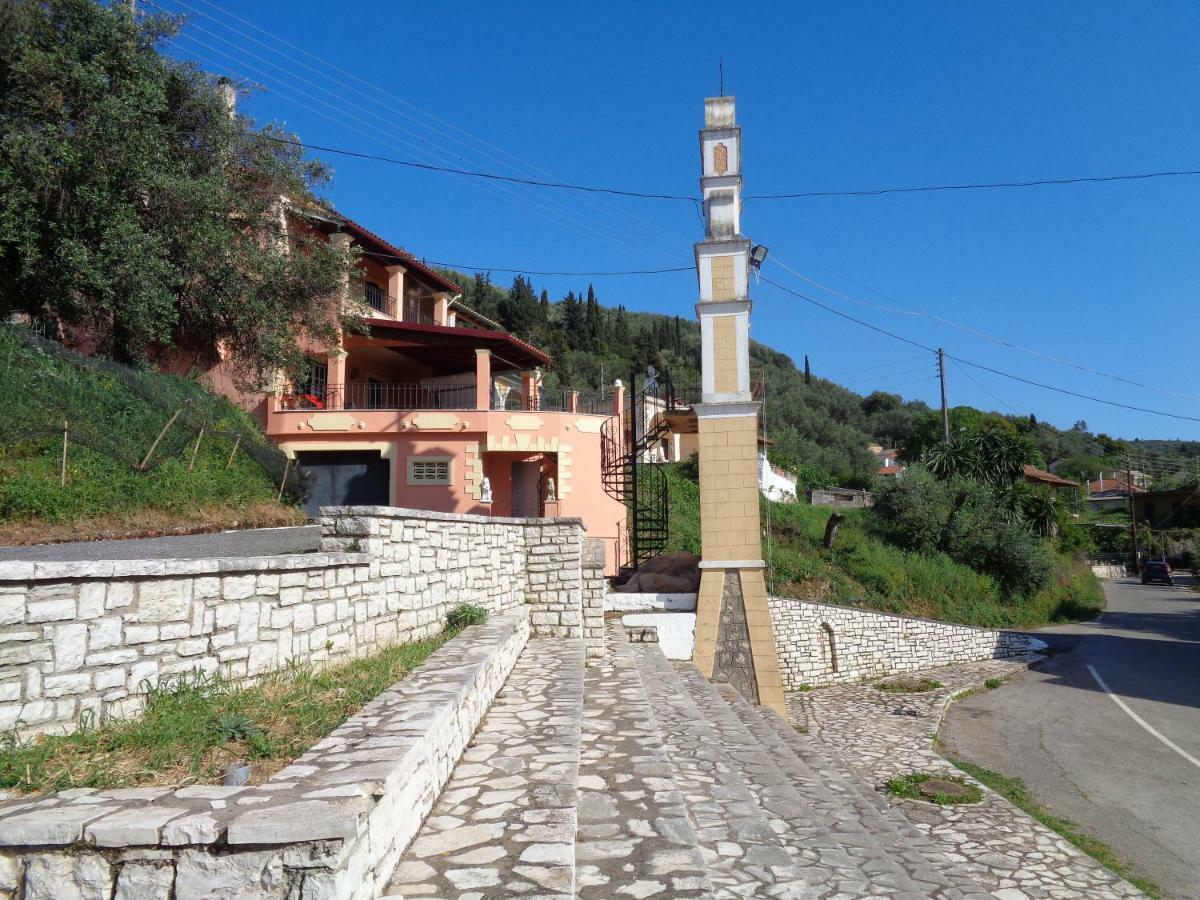 Hostal Harry'S Retreat Klimatia Exterior foto