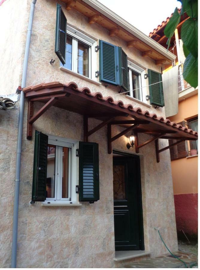 Hostal Harry'S Retreat Klimatia Exterior foto